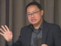 观看这个视频