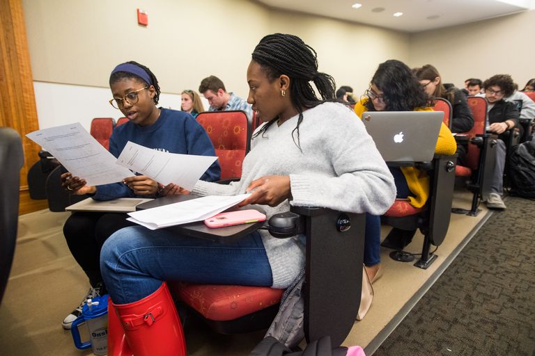 Ashley Azeez (CAS 2020) and Ayomide Ojebuoboh (CAS 2020) in Professor Kathryn Spilios' course CAS BI108, Principles of Biology II at Metcalfe April 7, 2016. Photo by Cydney Scott for Boston University Photography