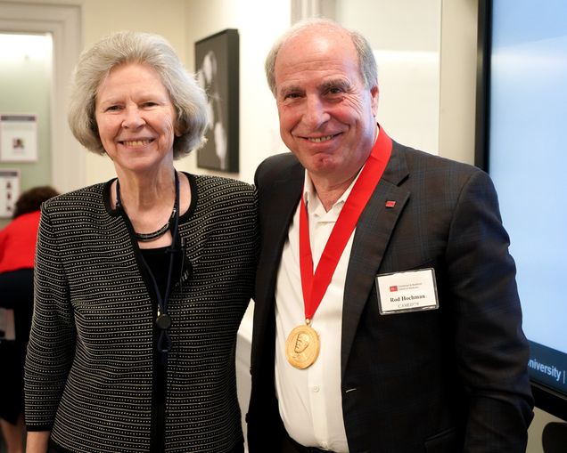 罗德·霍克曼，医学博士, pictured with Dean Karen H. Antman