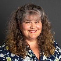 Headshot of Kristen Howlett