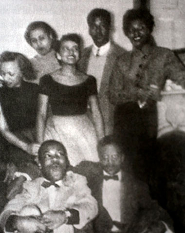 Group photo of Morial and friends