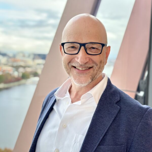 Headshot of Thomas Gardos, BU Faculty of Computing & 数据科学