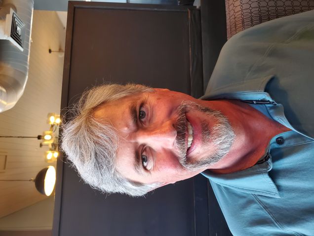 Headshot of Matthew Thomas, BU Faculty of Computing & 数据科学