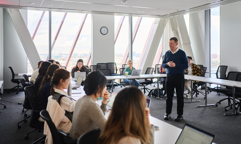 Classroom photo, BU Faculty of Computing & 数据科学