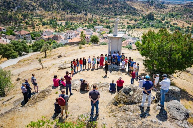 Students' noon concert at the plateau of the Mountain "Nossa Senhora do Castelo," overlooking the village of Bendada.