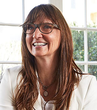 Heather Elder smiling portrait.