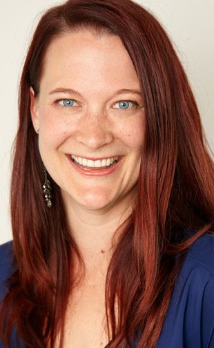 Clare Le Headshot