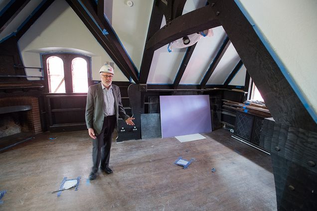Walt Meissner (CFA’81), BU associate vice president for operations, is overseeing the Castle project for the University. “This is such an ideal alumni center because it’s one of the buildings our alumni have a connection with,” Meissner told BU Today during a tour of the building last month.