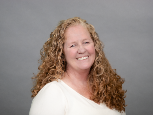 Lisa Burgess Headshot
