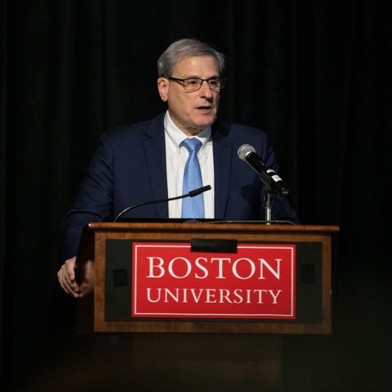 Kenneth Lutchen introducing the keynote address at Faculty Forum 2024.