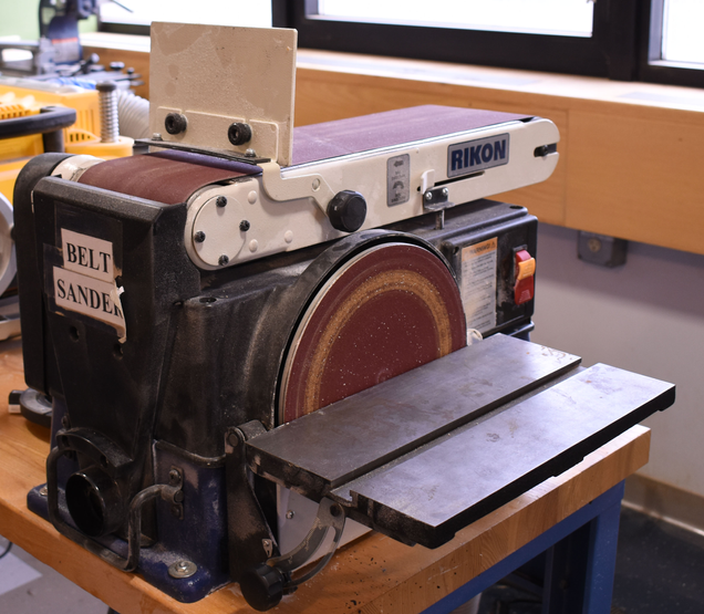 belt and disc sander viewed from the side to see both clearly as well as the power switch