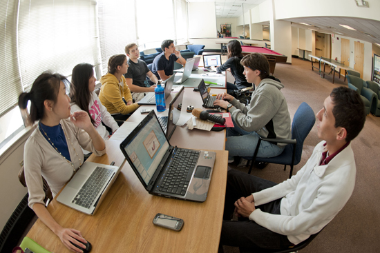 Students use social media to find jobs