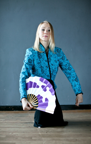 Carrie Preston, Noh theatrical dance Carrie Preston author Learning to Kneel: Noh, Modernism, and the Pedagogies of Transnational Performance book