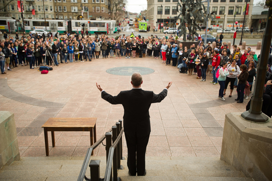 Candlelight vigil for Boston Marathon tragedy, 波士顿大学 Marsh Chapel