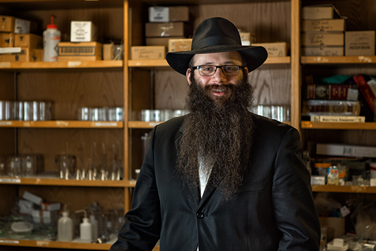 Portrait of College of Arts and Sciences Chemistry Senior Lecturer and 2015 Metcalf winner Dr. Binyomin Abrams in the Metcalf Science Center
