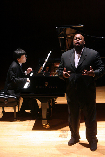 Morris Robinson performs at the Metropolitan Museum of Art in 2008