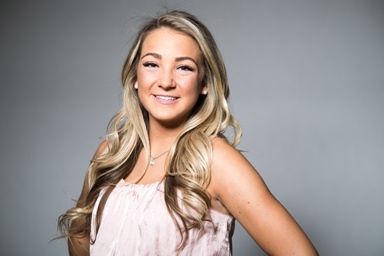 Portrait of Gretchen Geraghty, creator of the gretchenlovesbeauty YouTube channel