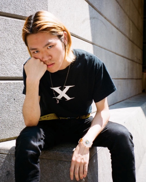 Chemical X sells hooded sweatshirts, nylon jackets, turtlenecks, tote bags, and beanies.