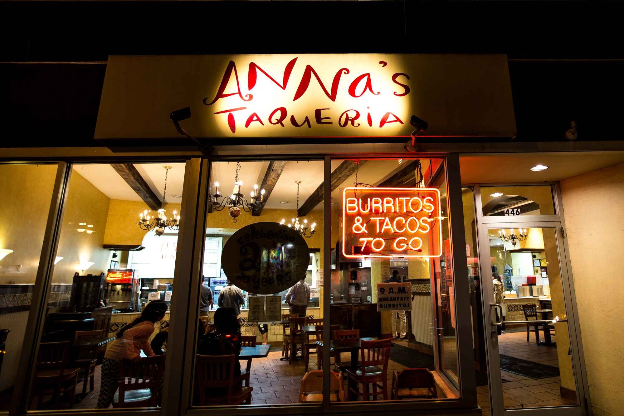 The exterior of Anna's Taqueria at Night