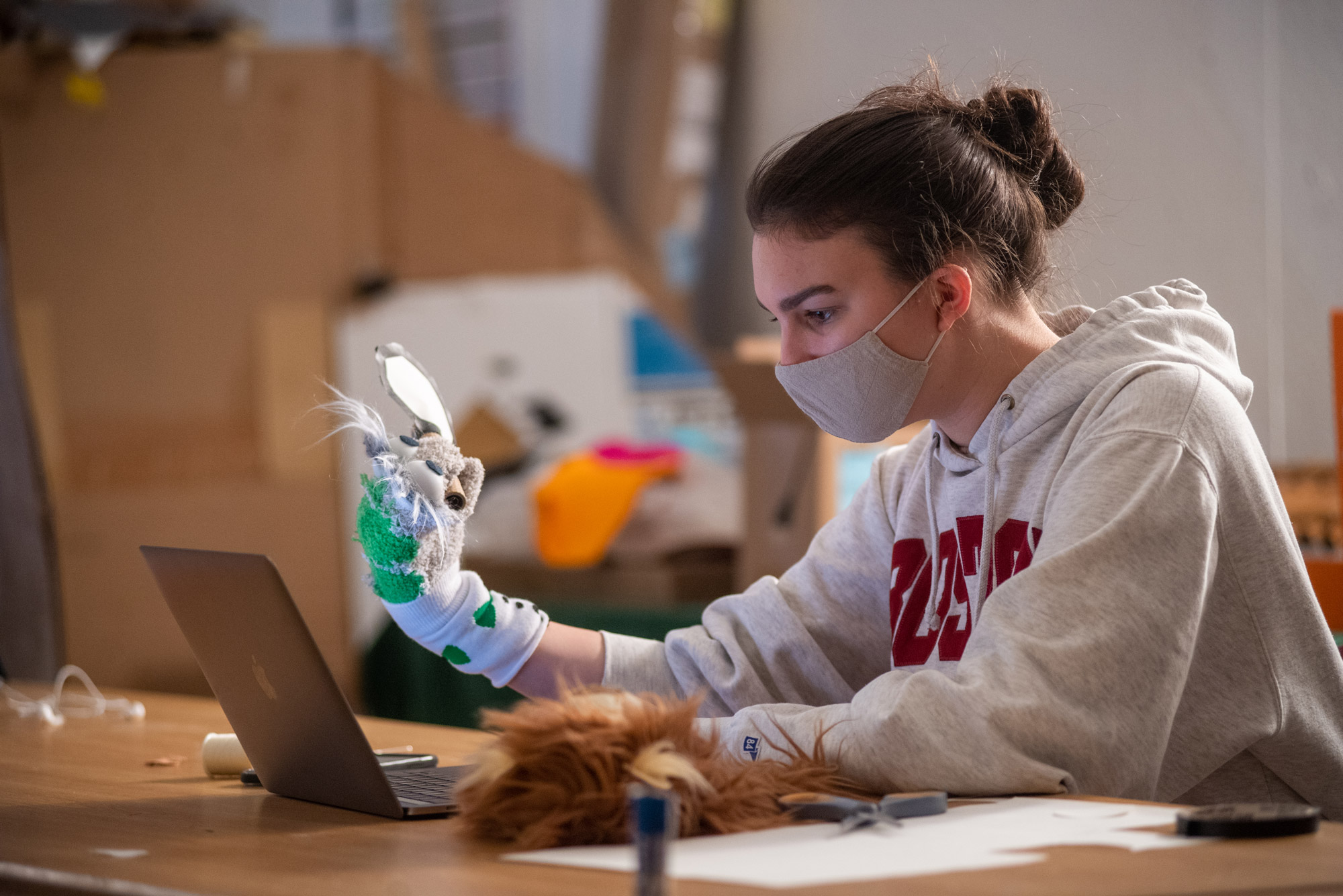 Shana Kilcawley (SAR’22), in Felice Amato's puppetry class, "Thinking Through Puppets"