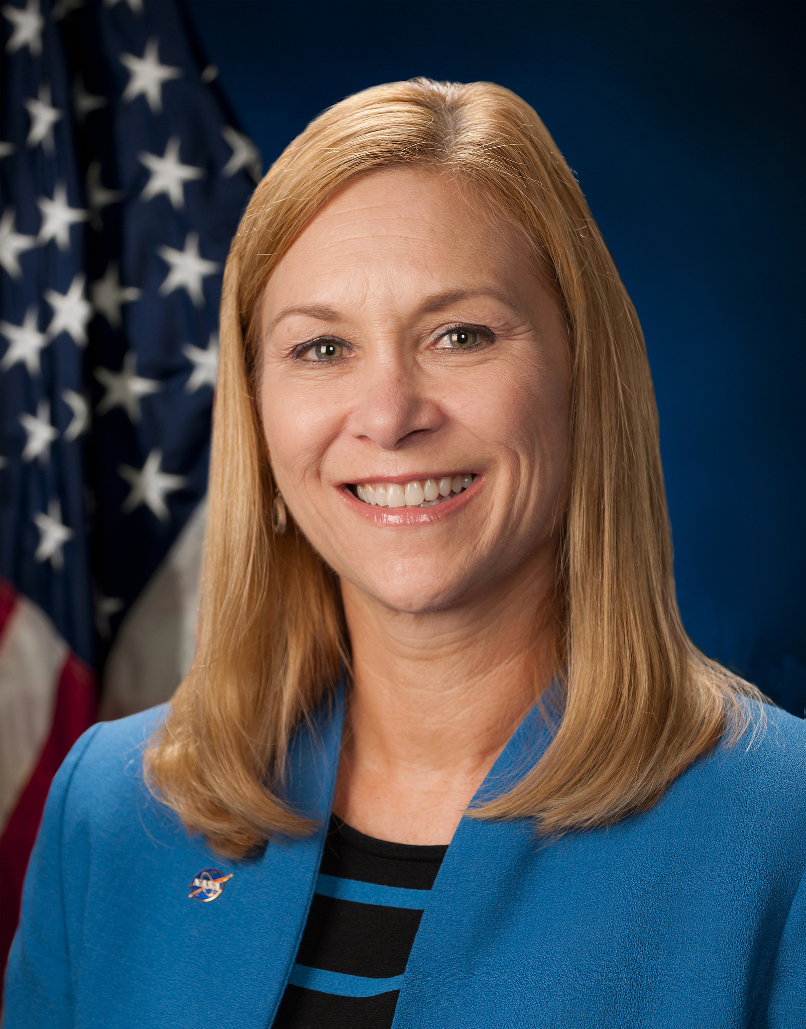Official portrait of Janet Petro, 11th Director of NASA John F. Kennedy Space Center