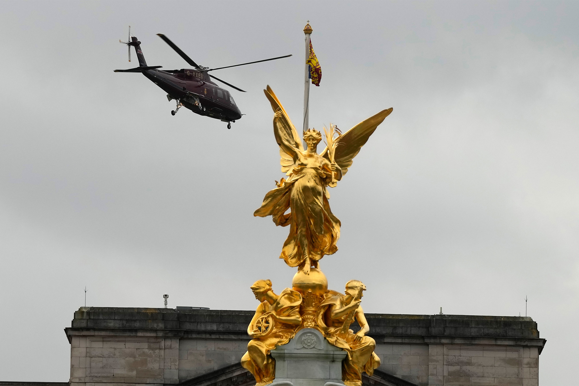 A helicopter departing from Buckingham Palace February 6 is believed to have been carrying King Charles III and Queen Camilla. The night before, the Palace announced that the king had begun outpatient treatment for an undisclosed form of cancer. Photo by AP Photo/Frank Augstein