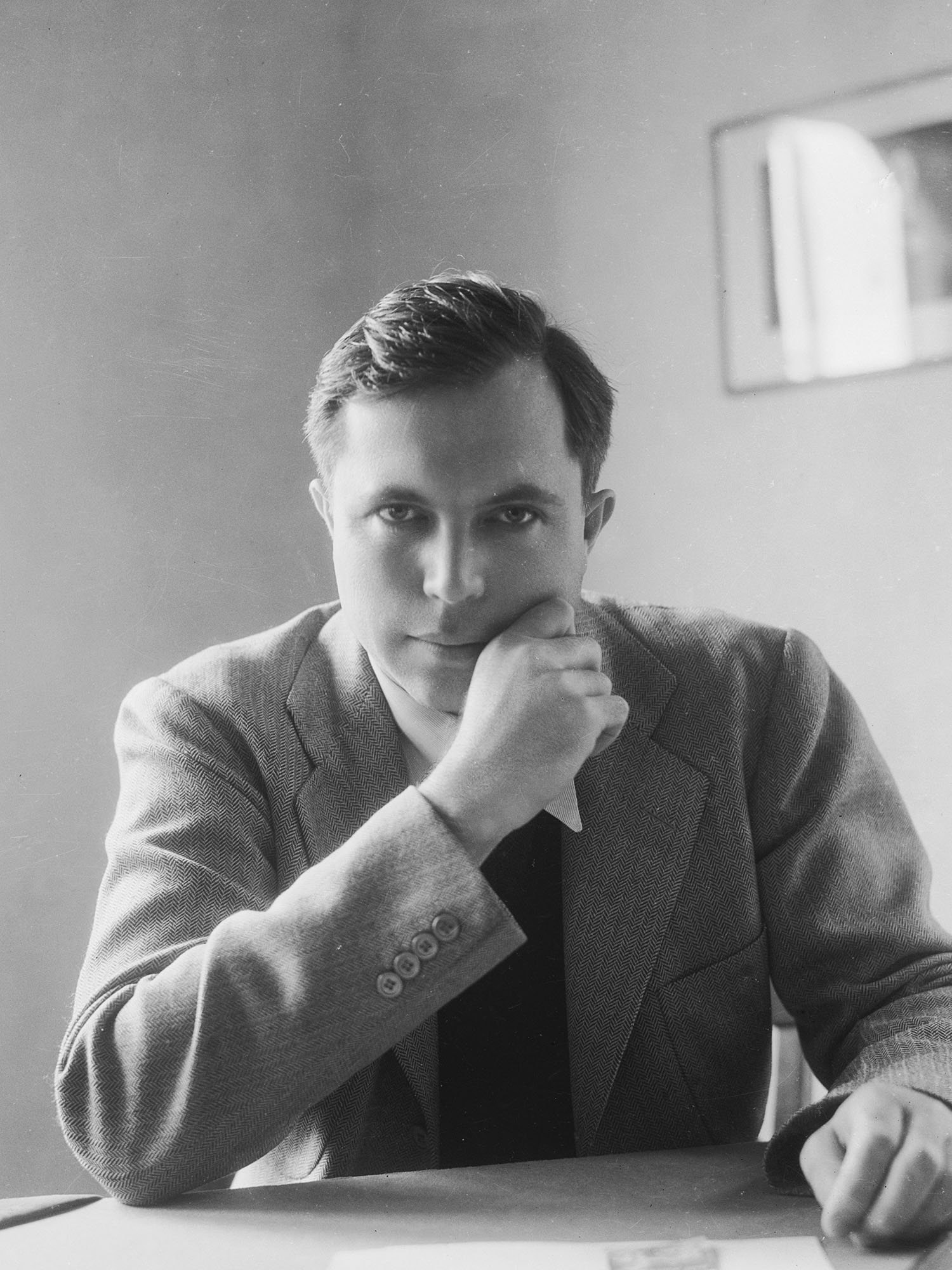 Photo: A black-and-white headshot of King Vidor, a hollywood director