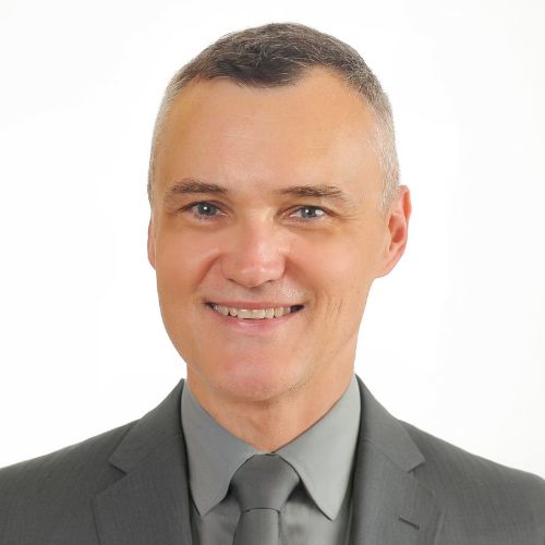 Headshot of Roberto Rösner