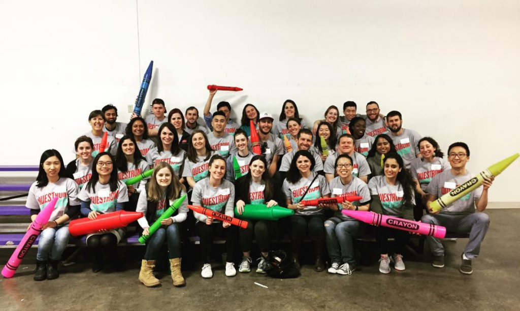 A group photo of students volunteering.