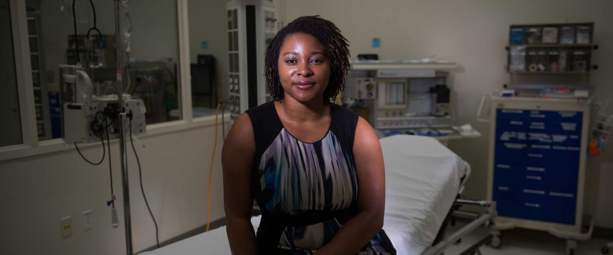 woman-sitting-in-hospital-room