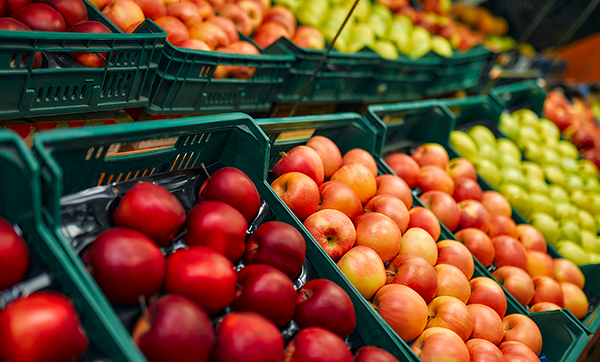 Fruit-on-store-shelves-600x362