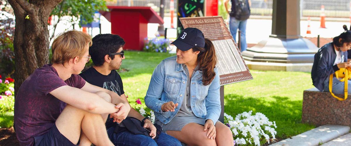 BU Summer Term students on a gorgeous summer day